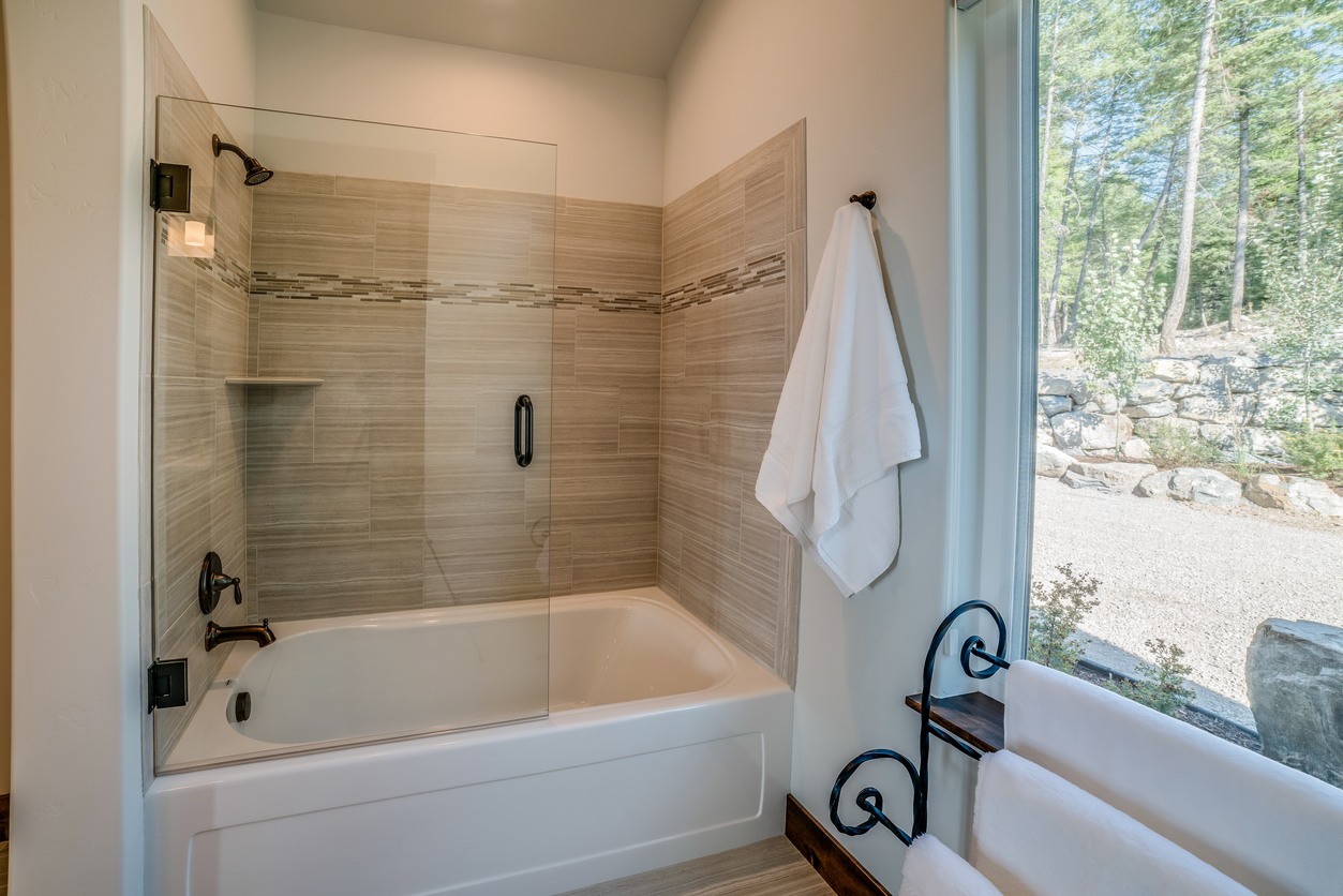 Shower & Tub Repair in Santa Cruz